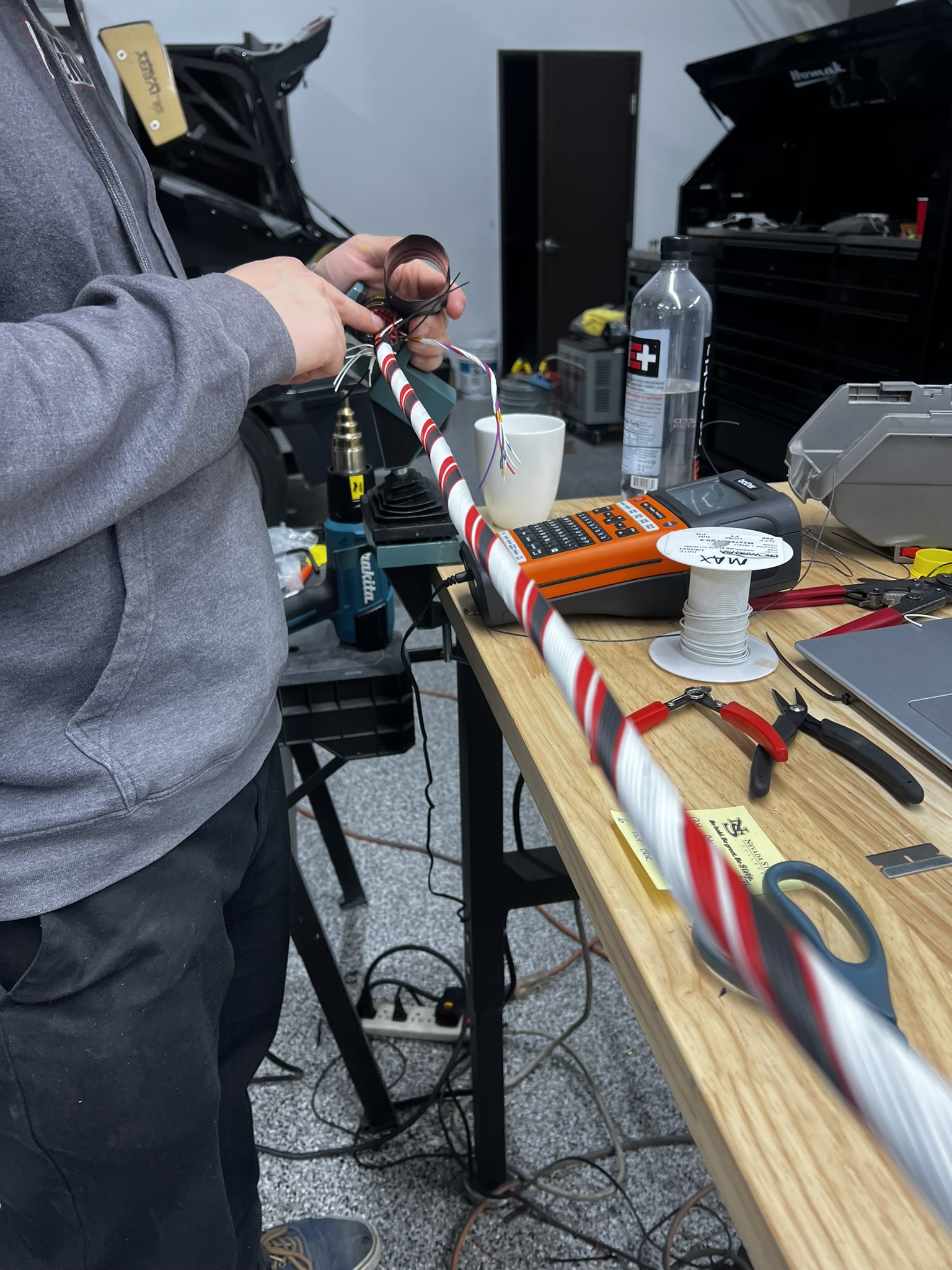 Electrical architecture, construction detail.