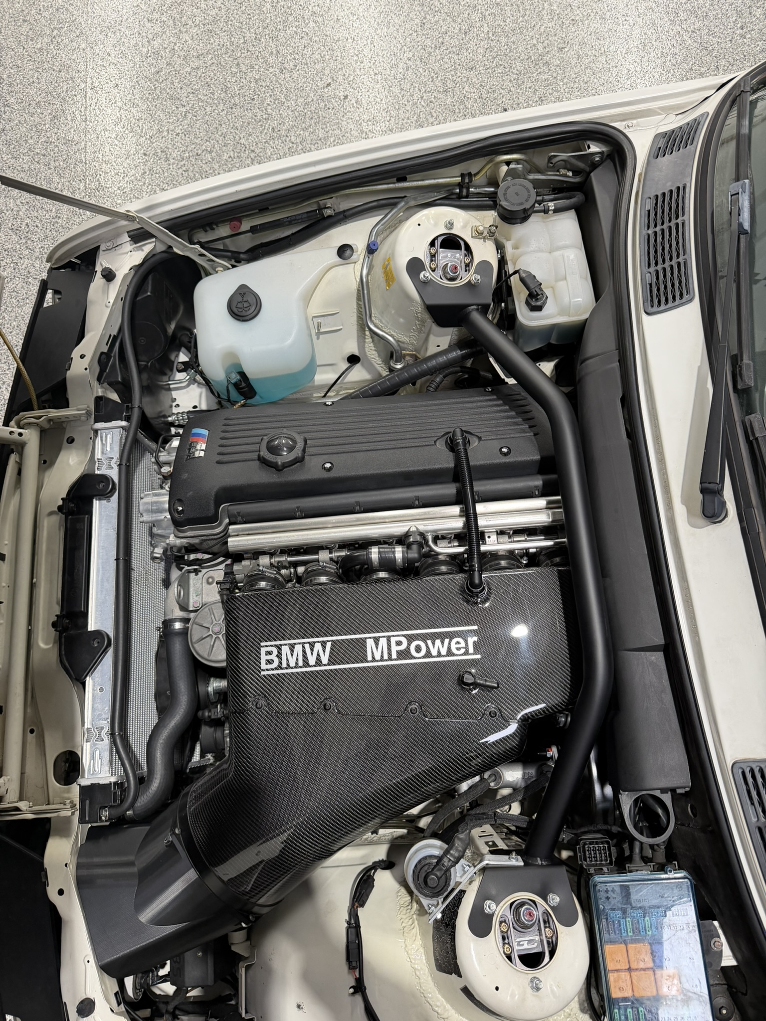 S54, installed. CSL-style carbon airbox.